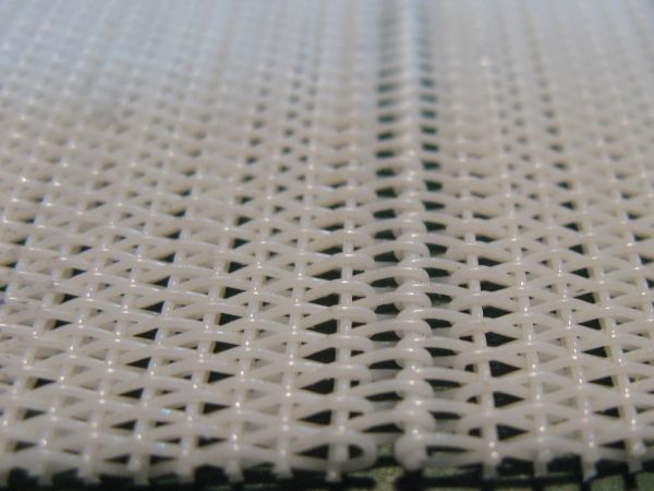 White polyester filter belt with plug-in spiral ring seam