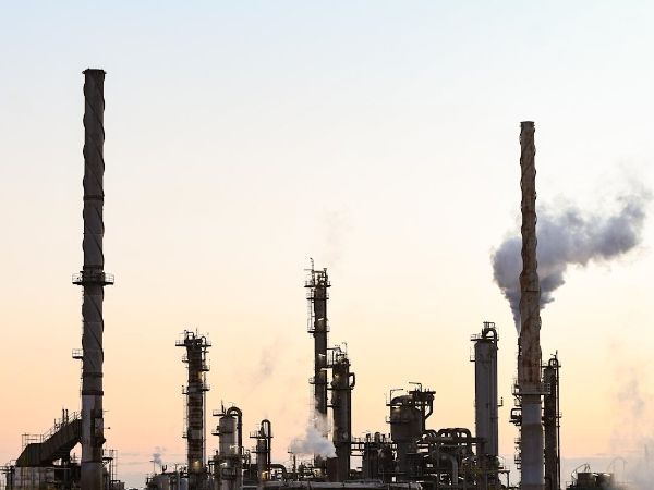 Gaz de combustion à haute température déchargés des cheminées des usines chimiques