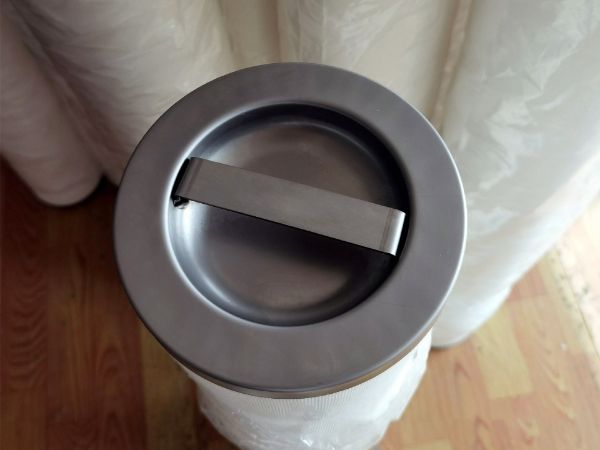 Coalescer filter element with a handle end cap