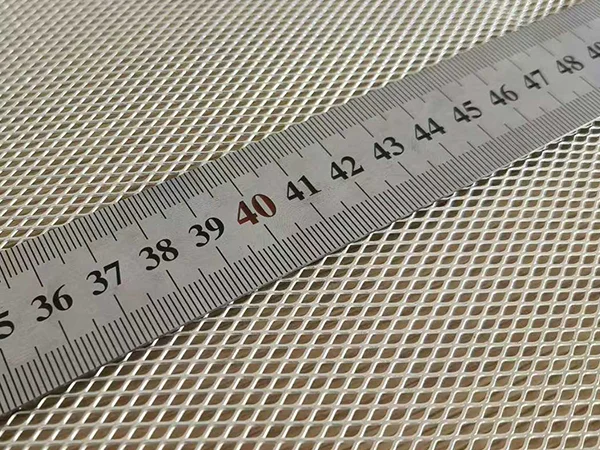 Measuring expanded metal mesh with a ruler