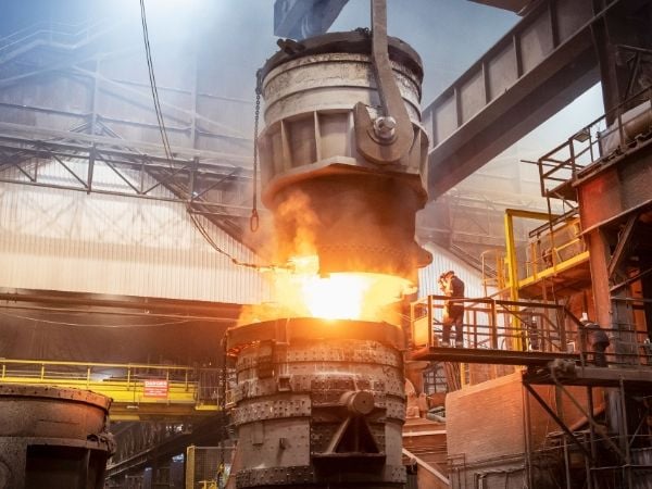 Large scale iron-steel production workshop