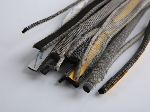 Different types of knitted mesh gasket