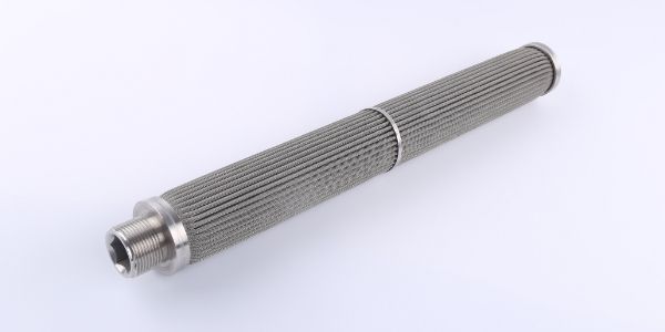 A pleated sintered mesh candle filter is displayed.