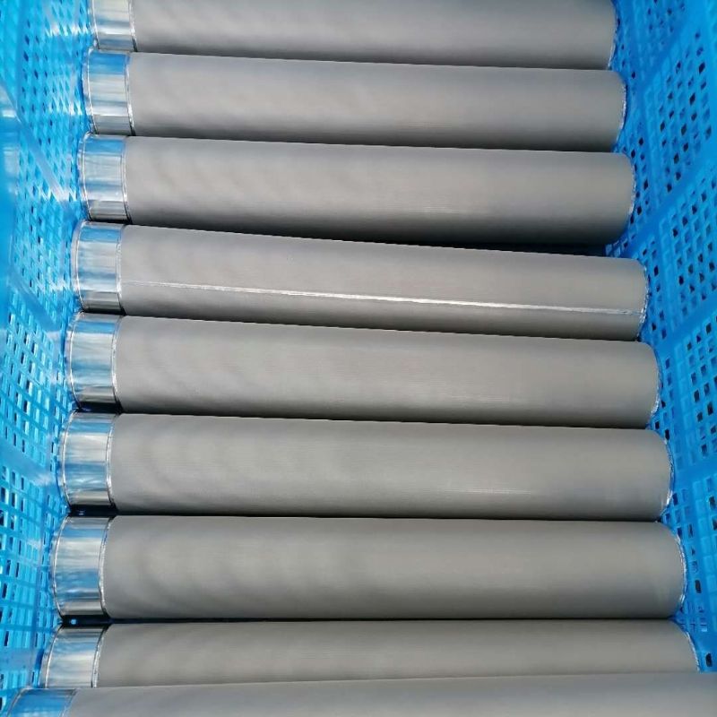 Many sintered felt candle filters are neatly placed in a plastic case.
